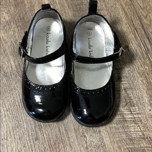 Little girls blk shoes sz 6